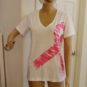 UNDER ARMOUR Breast Cancer Ribbon T-shirt  sz Medium